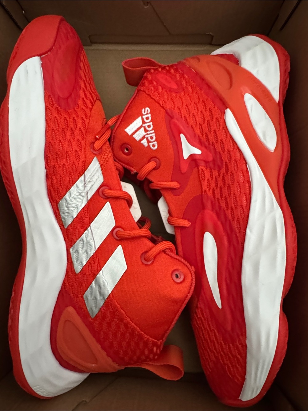 adidas SM exhibit a mid athletic shoe